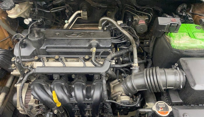 2016 Hyundai i20 Active 1.2 SX, Petrol, Manual, 1,01,527 km, Engine View