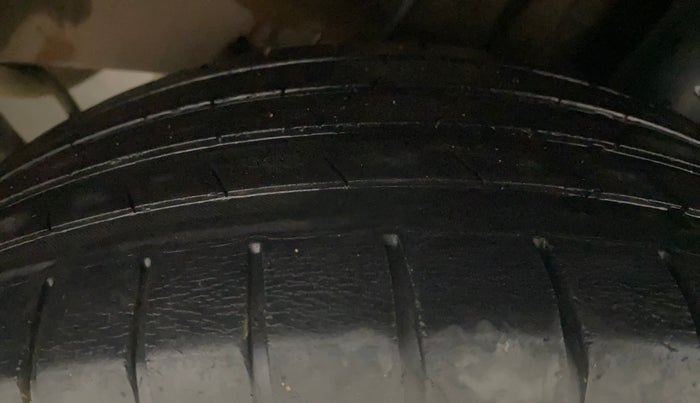 2016 Hyundai i20 Active 1.2 SX, Petrol, Manual, 1,01,527 km, Left Rear Tyre Tread