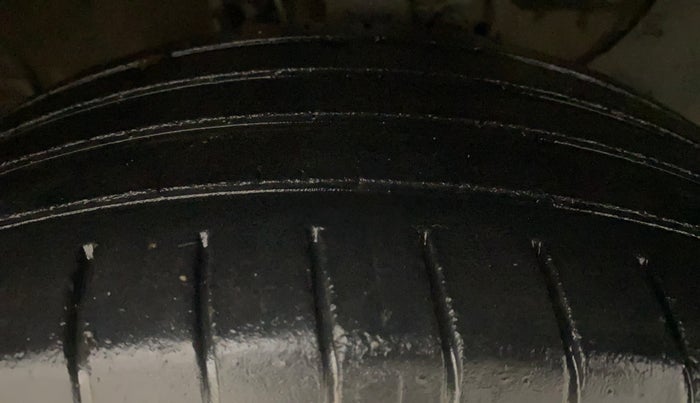 2016 Hyundai i20 Active 1.2 SX, Petrol, Manual, 1,01,527 km, Right Front Tyre Tread