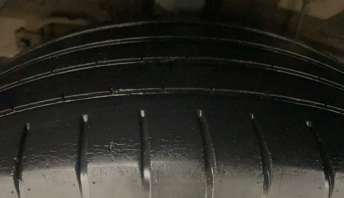 2016 Hyundai i20 Active 1.2 SX, Petrol, Manual, 1,01,527 km, Right Rear Tyre Tread