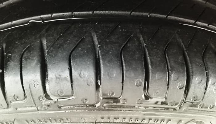 2015 Maruti Wagon R 1.0 VXI, Petrol, Manual, 29,989 km, Right Front Tyre Tread