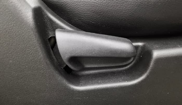 2015 Maruti Wagon R 1.0 VXI, Petrol, Manual, 29,989 km, Driver Side Adjustment Panel