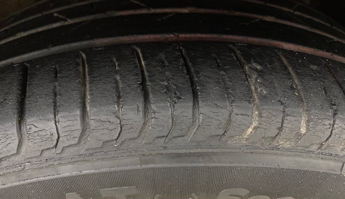 2020 Hyundai NEW I20 Asta 1.0 GDI Turbo IMT, Petrol, Manual, 65,797 km, Right Front Tyre Tread