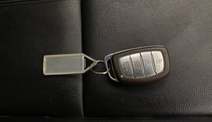 2020 Hyundai NEW I20 Asta 1.0 GDI Turbo IMT, Petrol, Manual, 65,797 km, Key Close Up