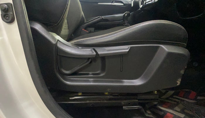 2022 KIA SONET HTK PLUS 1.2, Petrol, Manual, 21,413 km, Driver Side Adjustment Panel