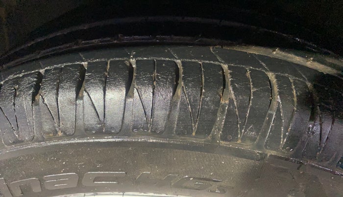 2022 KIA SONET HTK PLUS 1.2, Petrol, Manual, 21,413 km, Left Front Tyre Tread