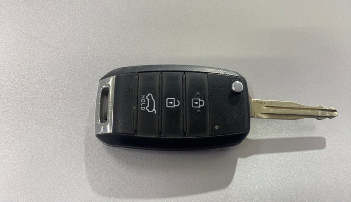 2022 KIA SONET HTK PLUS 1.2, Petrol, Manual, 21,413 km, Key Close Up