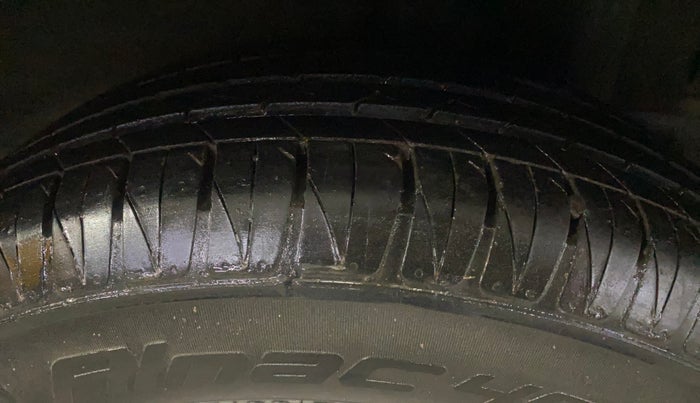 2022 KIA SONET HTK PLUS 1.2, Petrol, Manual, 21,413 km, Left Rear Tyre Tread