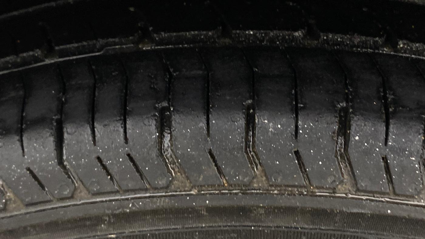 2017 Maruti Alto 800 LXI, Petrol, Manual, 81,271 km, Left Front Tyre Tread