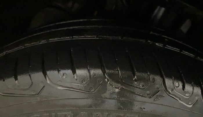 2022 Tata Tiago XZ PLUS CNG, CNG, Manual, 49,737 km, Left Front Tyre Tread