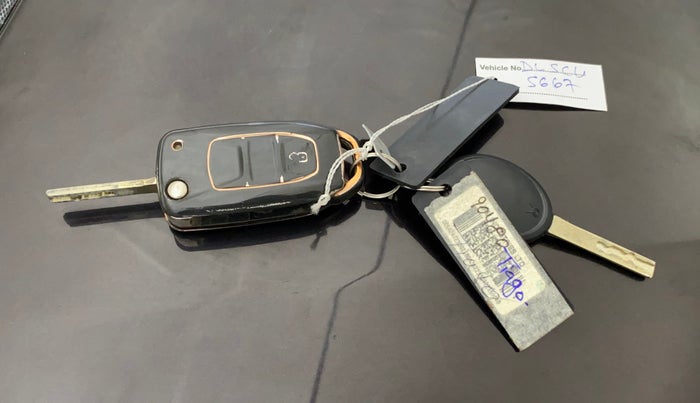 2022 Tata Tiago XZ PLUS CNG, CNG, Manual, 49,737 km, Key Close Up