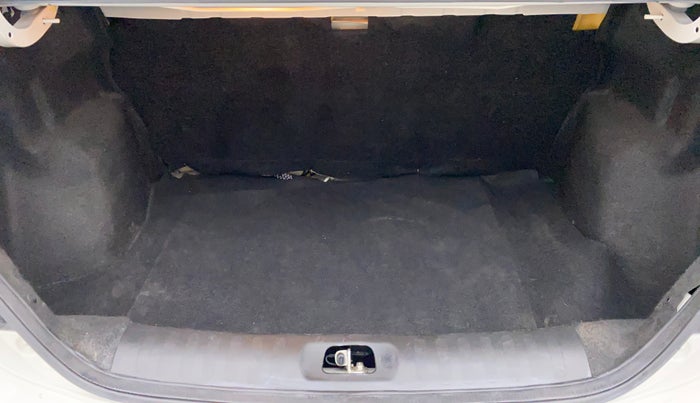 2015 Maruti Swift Dzire VXI, Petrol, Manual, 96,263 km, Boot Inside