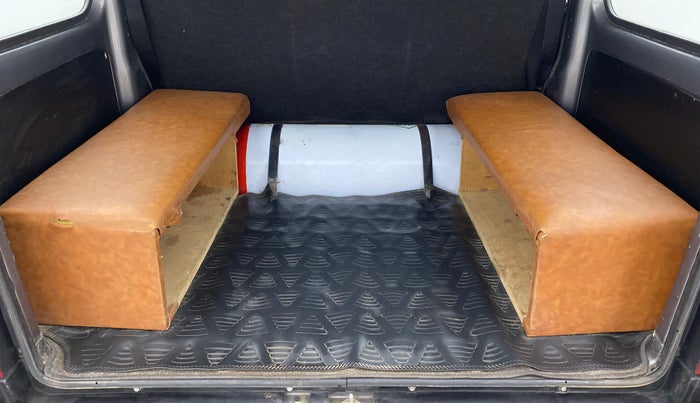 2020 Maruti Eeco 5 STR CNG, CNG, Manual, 88,154 km, Boot Inside