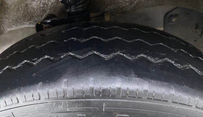 2020 Maruti Eeco 5 STR CNG, CNG, Manual, 88,154 km, Left Front Tyre Tread