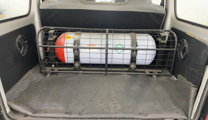 2021 Maruti Eeco 5 STR AC CNG, CNG, Manual, 18,100 km, Boot Inside