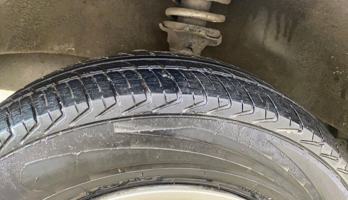 2021 Maruti Eeco 5 STR AC CNG, CNG, Manual, 18,100 km, Left Front Tyre Tread