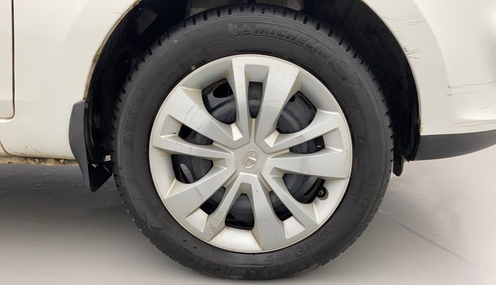 2016 Tata Zest XMS PETROL, CNG, Manual, 63,190 km, Right Front Wheel