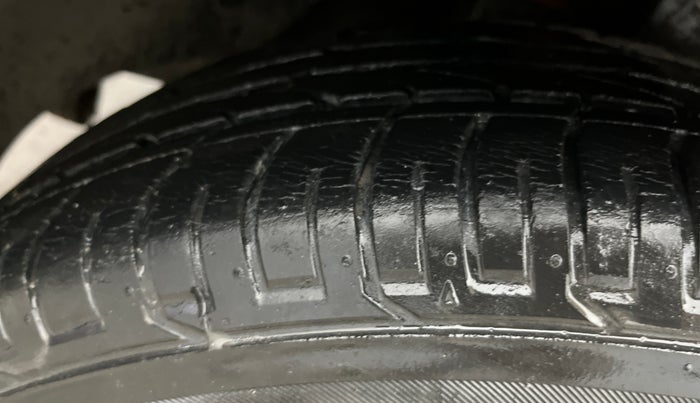 2017 Hyundai Creta SX PLUS AT 1.6 PETROL, Petrol, Automatic, 15,326 km, Right Rear Tyre Tread