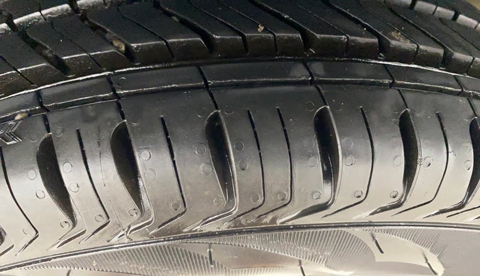 2015 Maruti Alto 800 LXI, Petrol, Manual, 44,530 km, Right Rear Tyre Tread
