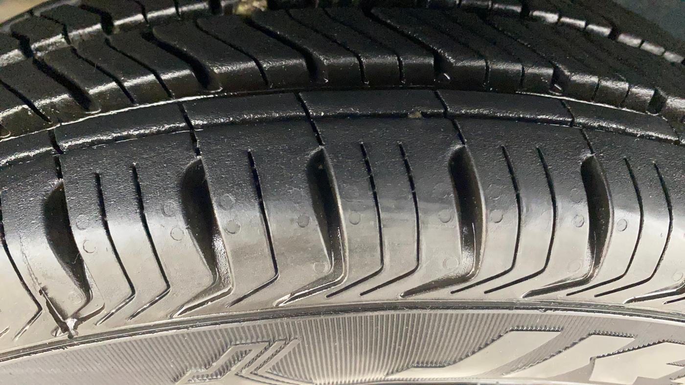 2015 Maruti Alto 800 LXI, Petrol, Manual, 44,499 km, Left Front Tyre Tread