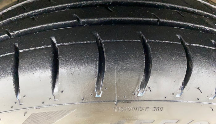 2016 Renault Kwid RXT 0.8, Petrol, Manual, 50,626 km, Left Front Tyre Tread