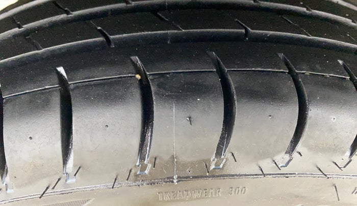 2016 Renault Kwid RXT 0.8, Petrol, Manual, 50,626 km, Right Rear Tyre Tread