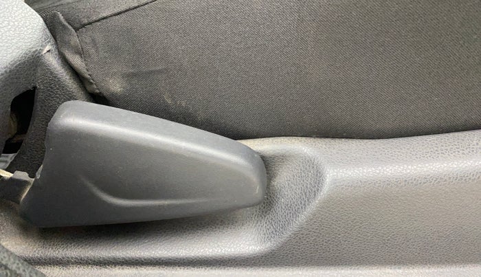 2016 Renault Kwid RXT 0.8, Petrol, Manual, 50,626 km, Driver Side Adjustment Panel