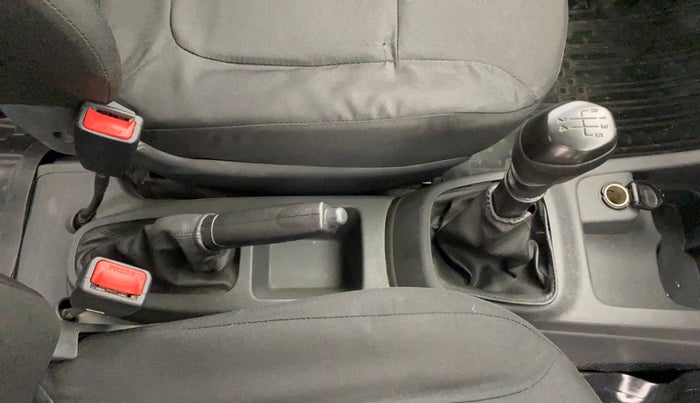 2016 Renault Kwid RXT 0.8, Petrol, Manual, 50,626 km, Gear Lever