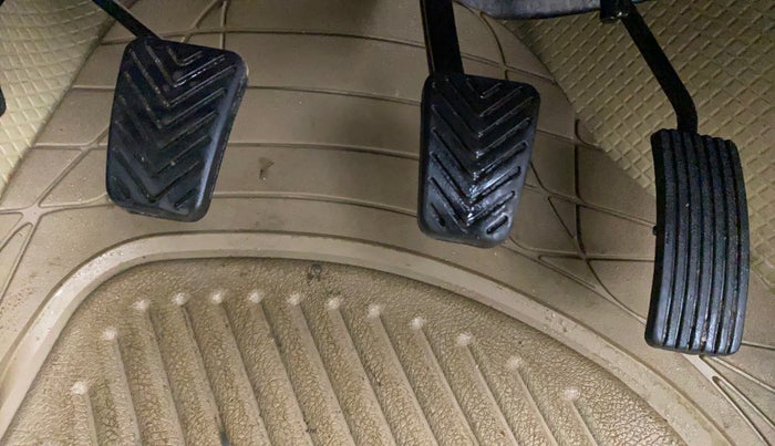 2018 Hyundai Eon ERA +, Petrol, Manual, 39,886 km, Pedals