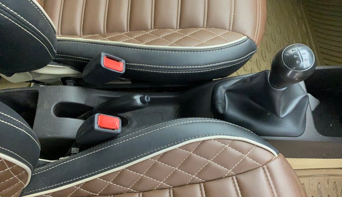 2018 Hyundai Eon ERA +, Petrol, Manual, 39,886 km, Gear Lever