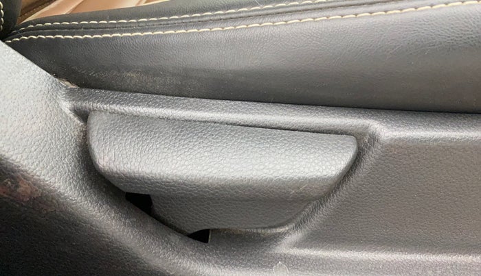 2018 Hyundai Eon ERA +, Petrol, Manual, 39,886 km, Driver Side Adjustment Panel