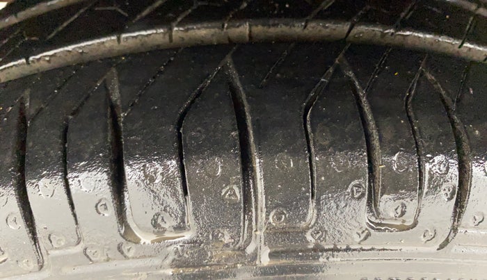 2018 Hyundai Eon ERA +, Petrol, Manual, 39,886 km, Left Front Tyre Tread