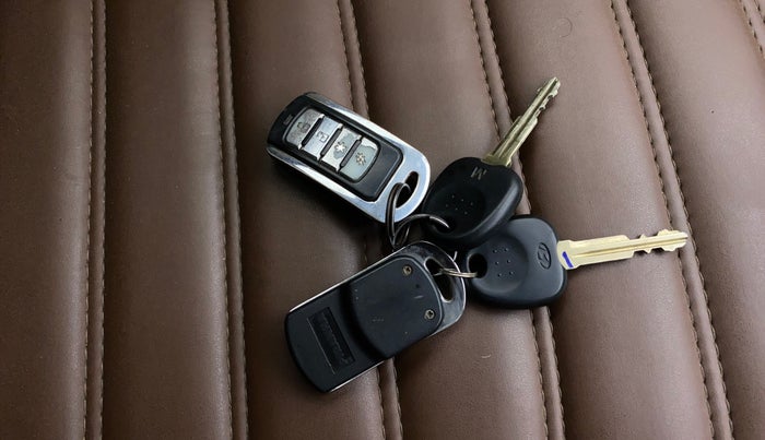 2018 Hyundai Eon ERA +, Petrol, Manual, 39,886 km, Key Close Up