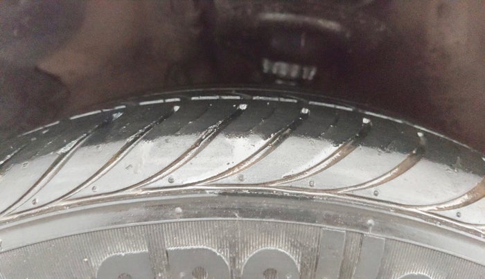 2014 Hyundai i20 SPORTZ 1.2, Petrol, Manual, 50,593 km, Left Front Tyre Tread