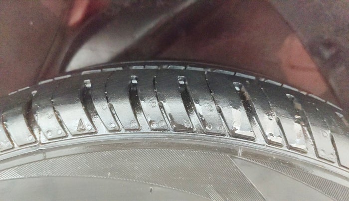 2014 Hyundai i20 SPORTZ 1.2, Petrol, Manual, 50,593 km, Left Rear Tyre Tread