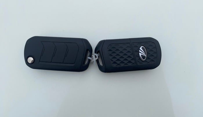 2021 Mahindra XUV300 W4 1.2 PETROL, Petrol, Manual, 26,985 km, Key Close Up