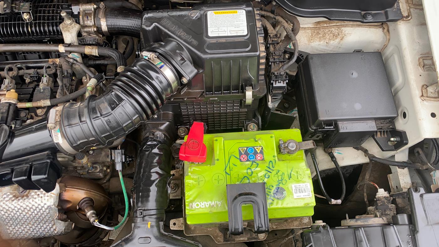 2021 Mahindra XUV300 W4 1.2 PETROL, Petrol, Manual, 26,985 km, Engine View - Left