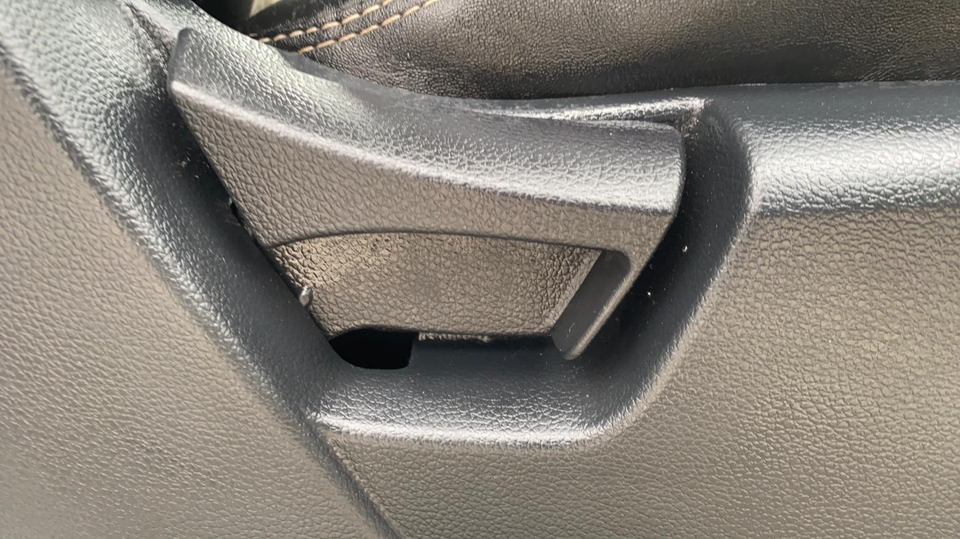2021 Mahindra XUV300 W4 1.2 PETROL, Petrol, Manual, 26,985 km, Driver Side Adjustment Panel