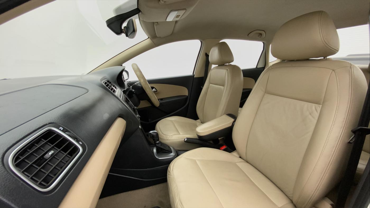 2016 Volkswagen Ameo HIGHLINE 1.5L AT (D), Diesel, Automatic, 30,672 km, Right Side Front Door Cabin