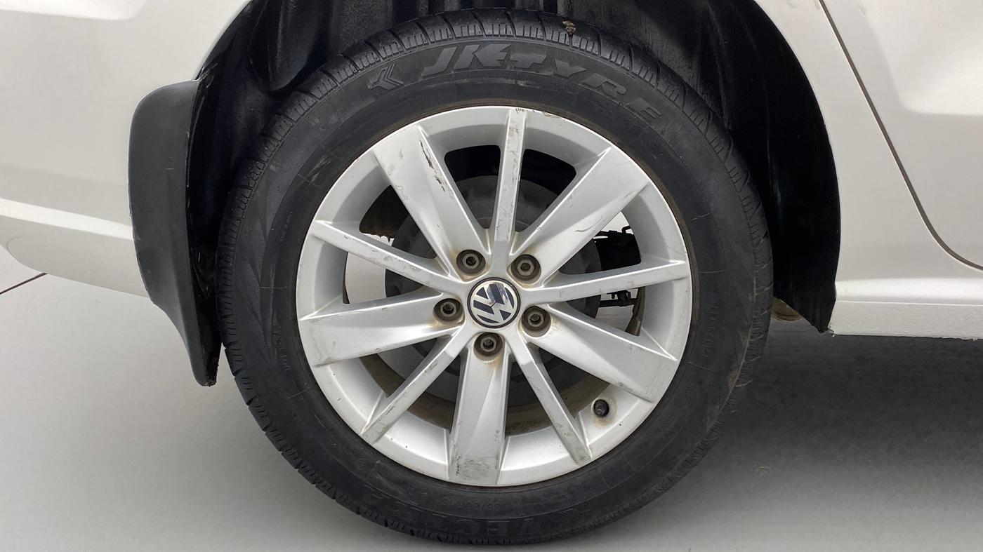 2016 Volkswagen Ameo HIGHLINE 1.5L AT (D), Diesel, Automatic, 30,672 km, Right Rear Wheel