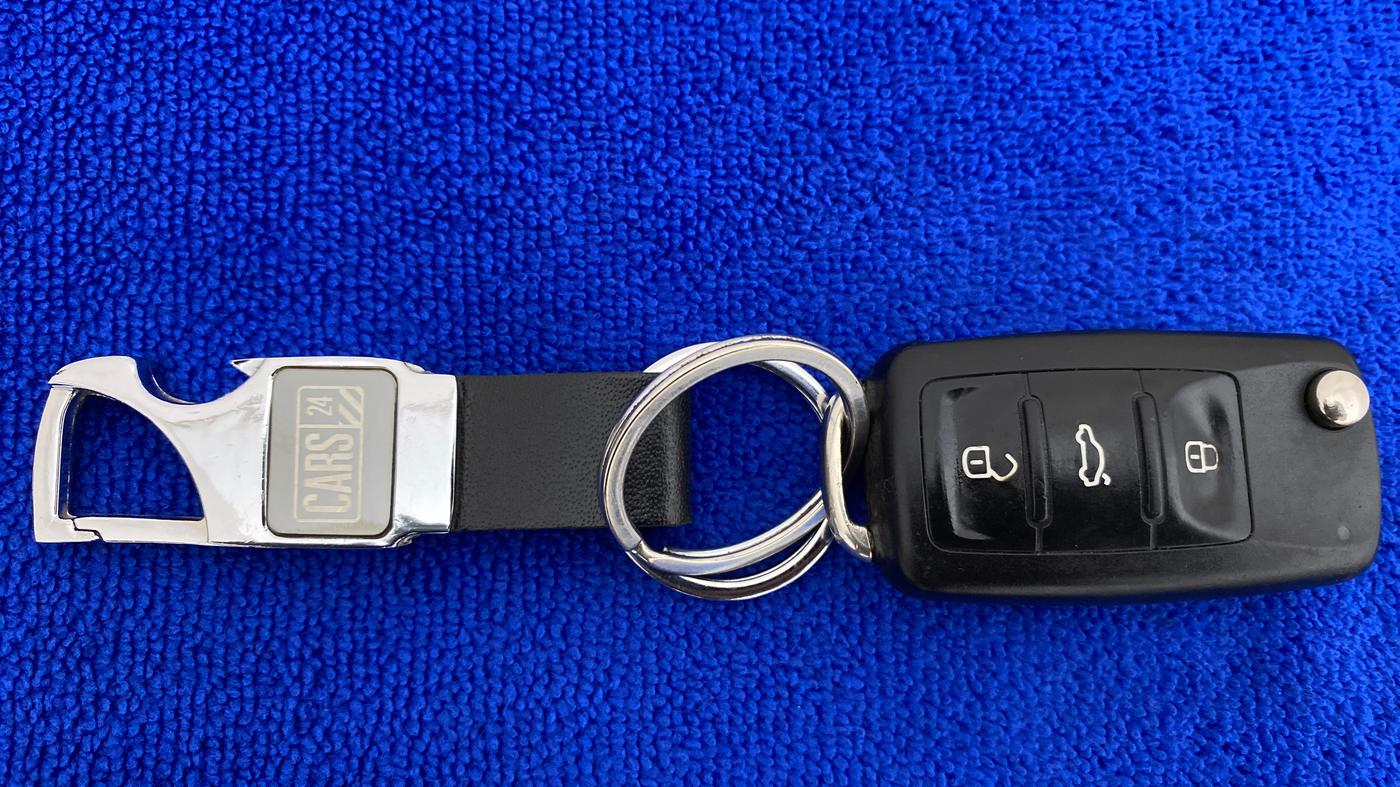 2016 Volkswagen Ameo HIGHLINE 1.5L AT (D), Diesel, Automatic, 30,672 km, Key Close Up
