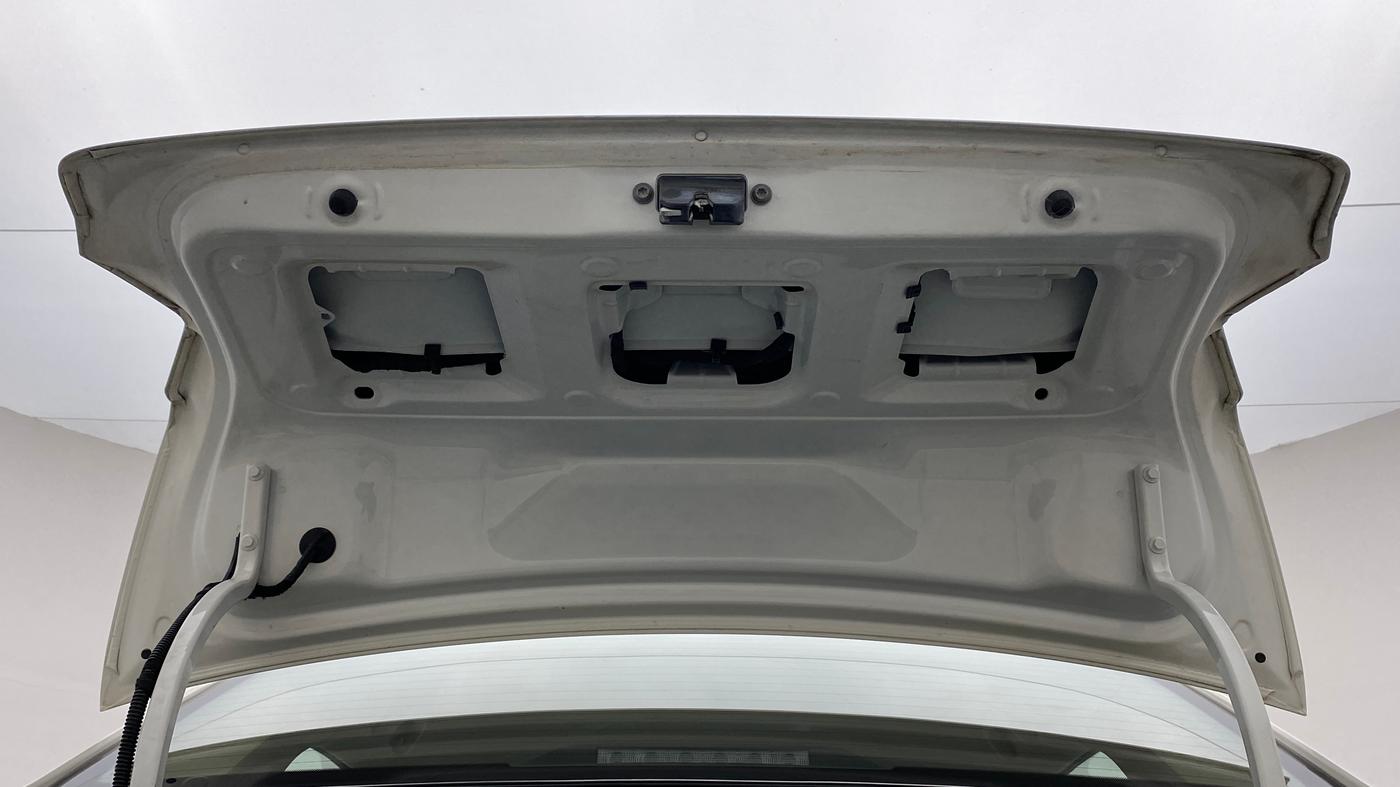 2016 Volkswagen Ameo HIGHLINE 1.5L AT (D), Diesel, Automatic, 30,672 km, Boot Door Open