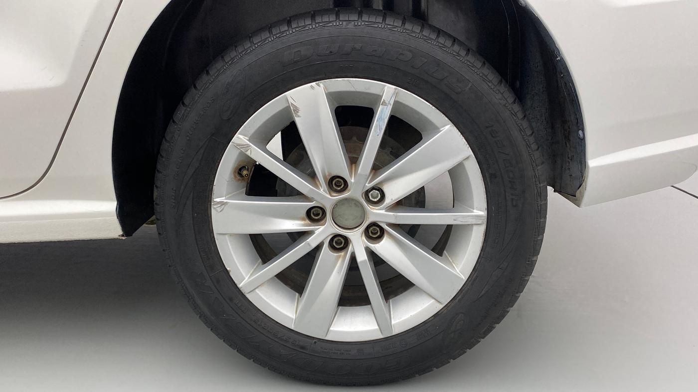 2016 Volkswagen Ameo HIGHLINE 1.5L AT (D), Diesel, Automatic, 30,672 km, Left Rear Wheel
