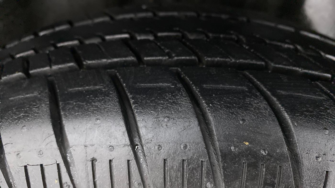 2016 Volkswagen Ameo HIGHLINE 1.5L AT (D), Diesel, Automatic, 30,672 km, Right Rear Tyre Tread