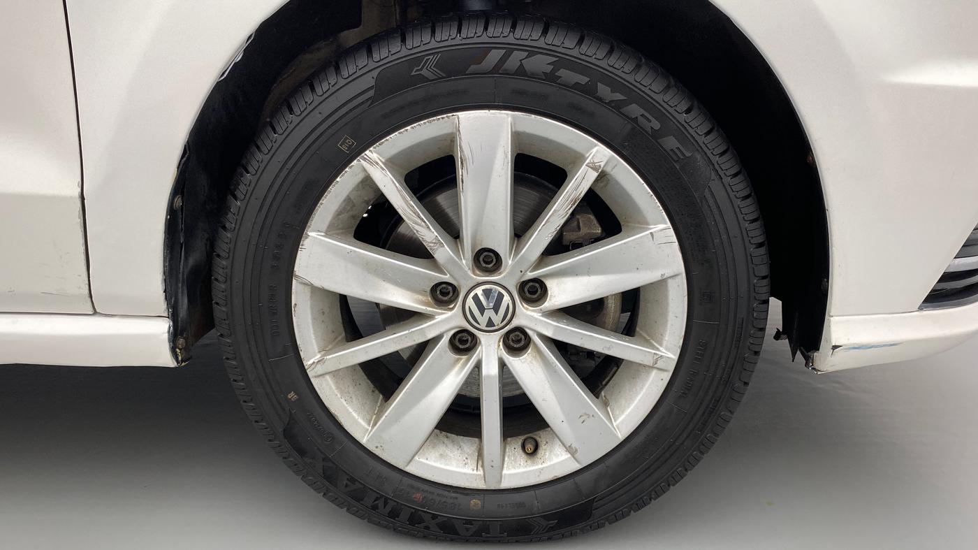 2016 Volkswagen Ameo HIGHLINE 1.5L AT (D), Diesel, Automatic, 30,672 km, Right Front Wheel