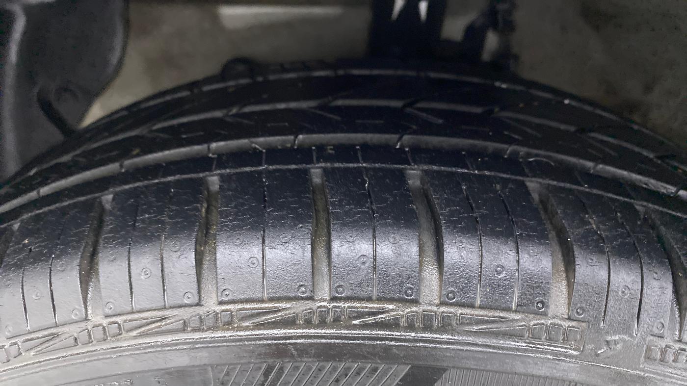 2016 Hyundai Xcent S 1.2, Petrol, Manual, 24,677 km, Left Front Tyre Tread