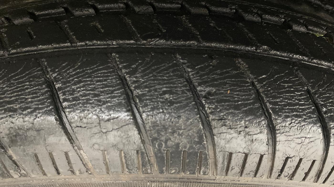 2016 Maruti Swift ZXI, Petrol, Manual, 38,175 km, Left Front Tyre Tread