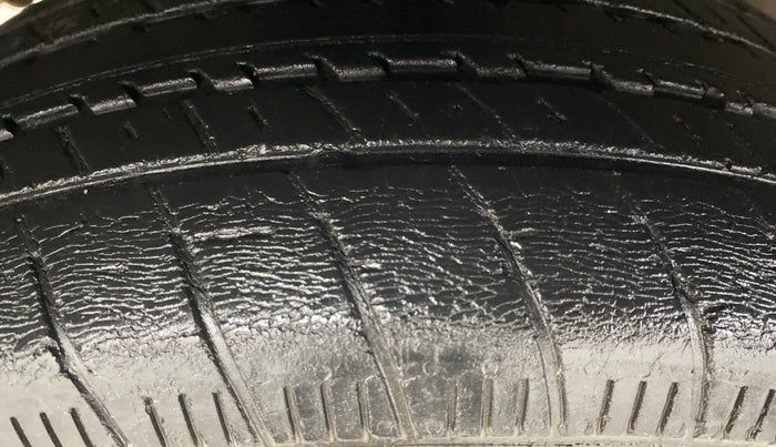 2016 Maruti Swift ZXI, Petrol, Manual, 38,175 km, Right Rear Tyre Tread