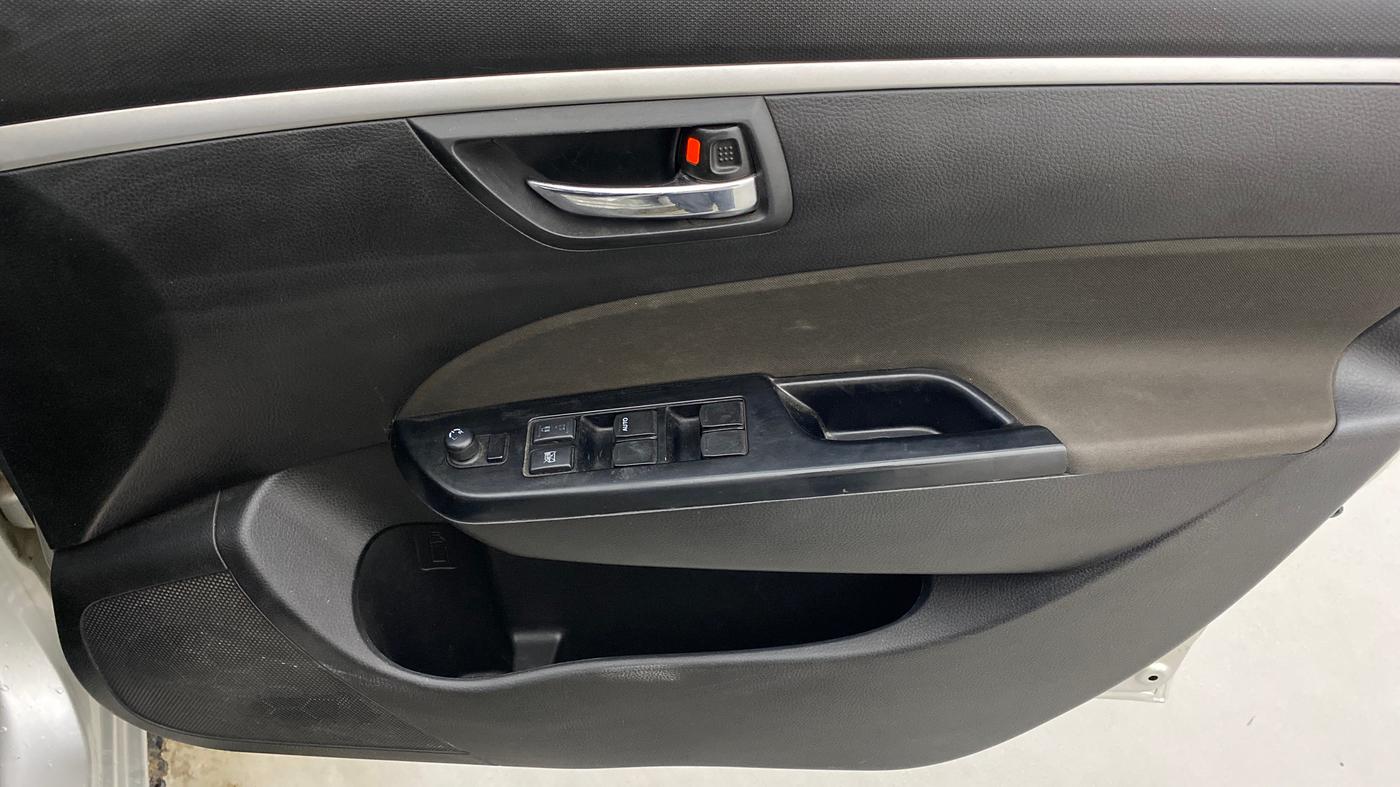 2016 Maruti Swift ZXI, Petrol, Manual, 38,175 km, Driver Side Door Panels Control