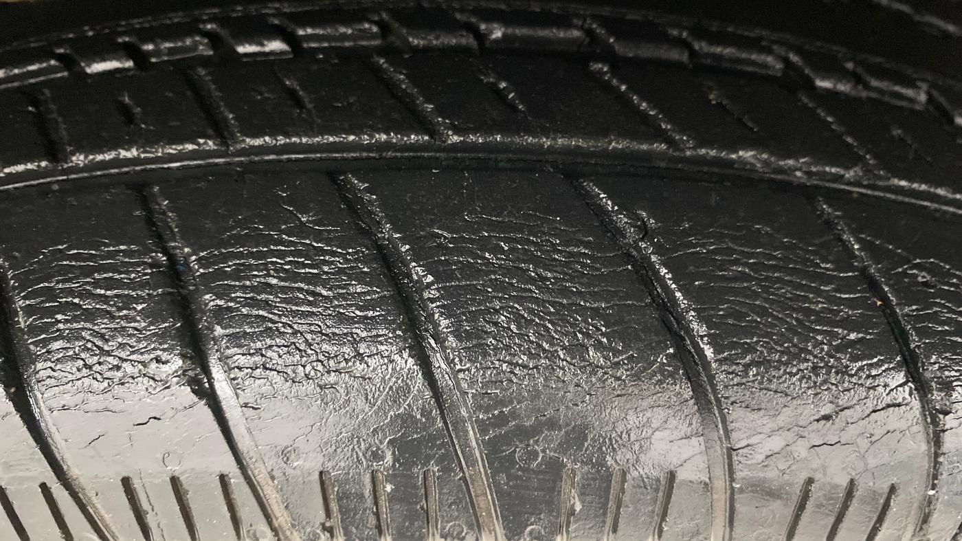 2016 Maruti Swift ZXI, Petrol, Manual, 38,175 km, Right Front Tyre Tread